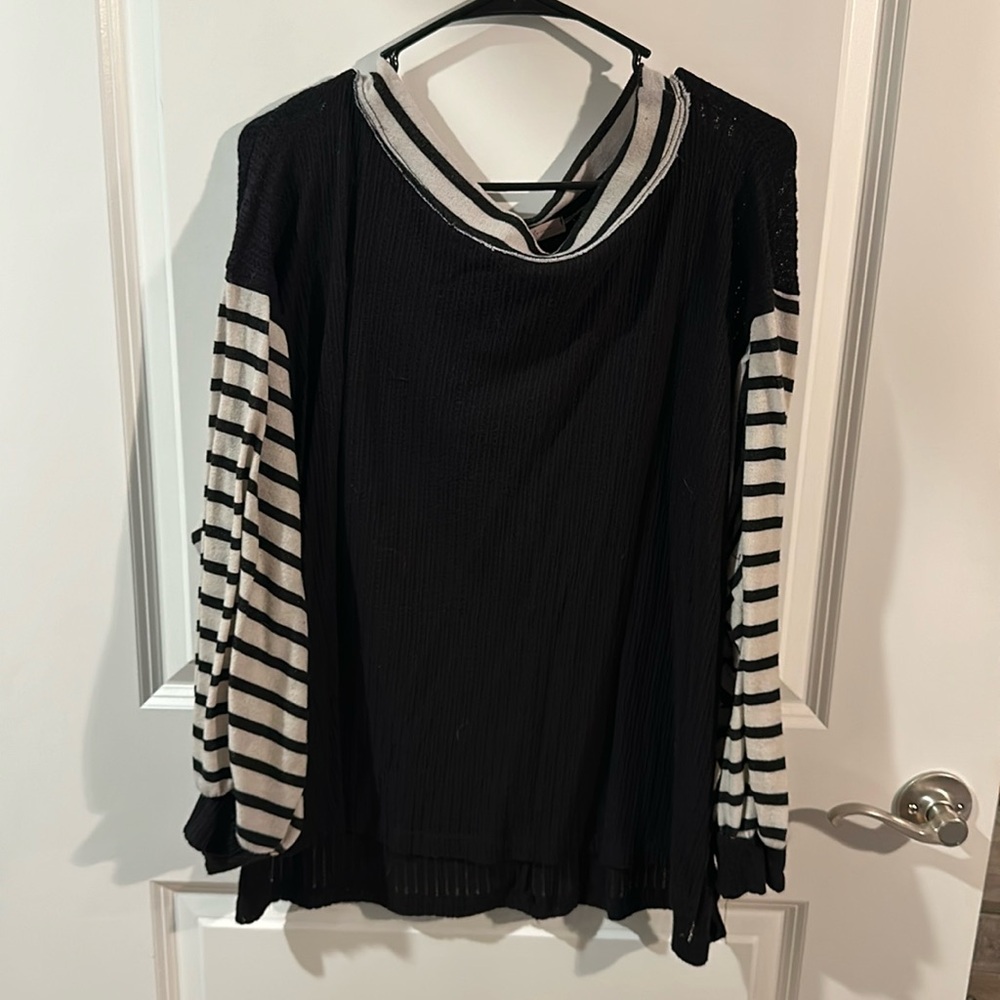 Ces Femme Stripped Lightweight Sweater